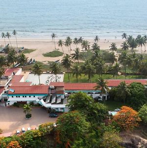 Longuinhos Beach Resort Goa Exterior photo