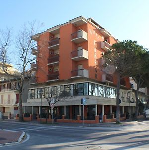 Hotel Caesar Misano Adriatico Exterior photo