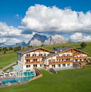 Hotel Santner Alpine Sport & Relax Alpe Di Siusi Exterior photo