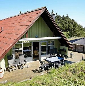 Spacious Holiday Home In Blavand With Jacuzzi Exterior photo