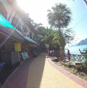 Coma Lounge & Hostel Ko Phi Phi Exterior photo