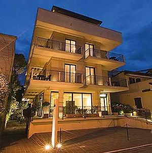 Residence Ascot Cattolica Exterior photo