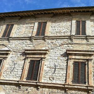 Palazzo Calocci appartamenti in Assisi Exterior photo