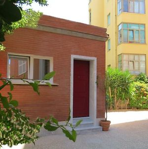 The Red Box Roma On The Beach Exterior photo