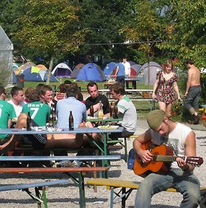 The Tent - Youth Only - Buchung Leider Nur Bis 30 Jahre Moglich! Ostello Monaco di Baviera Exterior photo