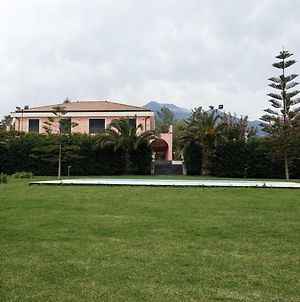 Appartamenti in Villa Marianna Santa Venerina Exterior photo