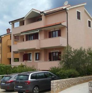 Laura And Nevio Apartments And Rooms Cres Exterior photo