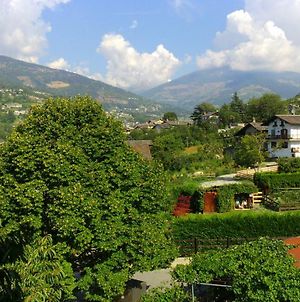 Aosta, Mansarda con SPLENDIDA VISTA sulle montagne Appartamento Exterior photo