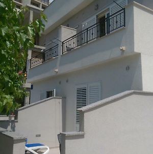 Apartmani Dina Makarska Exterior photo