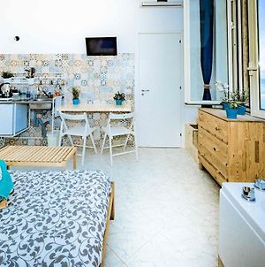 On The Beach Sea-View&Kitchen In Room Salerno Exterior photo