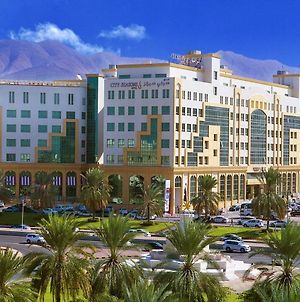 City Seasons Hotel & Suites Muscat Mascate Exterior photo
