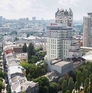 Ibis Kyiv City Center Hotel Exterior photo