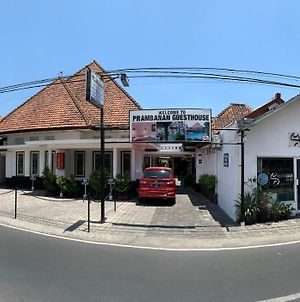 Prambanan Guesthouse Yogyakarta Exterior photo