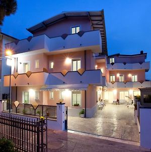 hotel villa cicchini Rimini Exterior photo