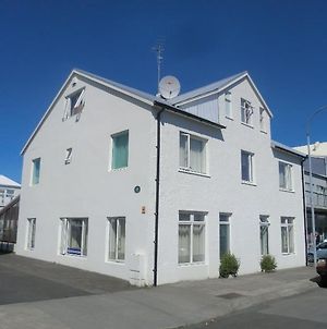 Guesthouse Vikingur Reykjavík Exterior photo