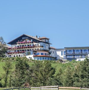 Panoramahotel Obkircher Nova Ponente Exterior photo