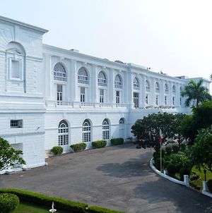 Maidens Hotel Nuova Delhi Exterior photo