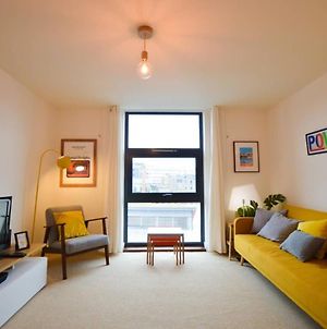 Central 1 Bedroom Harbourside Flat With River Views Bristol Exterior photo
