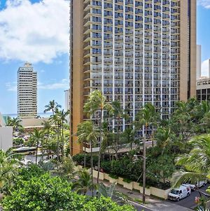 Waikiki Banyan By Darmic Hotel Honolulu Exterior photo