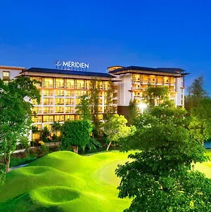Le Meridien Suvarnabhumi, Bangkok Golf Resort And Spa Exterior photo