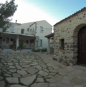 Welcoming Traditional House With Garden Zia Dina Mogoro Exterior photo