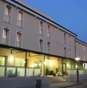 Hotel Fontanelle Fratta Terme Exterior photo
